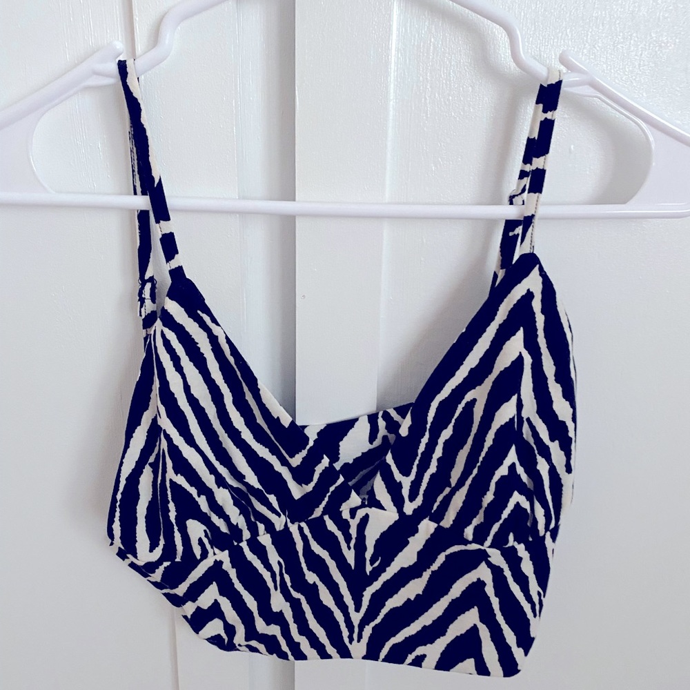 Triangle zebra crop top